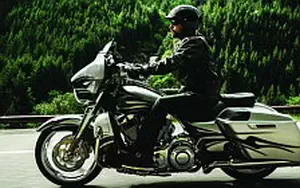 Desktop wallpapers motorcycle Harley-Davidson CVO Street Glide - 2015