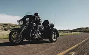 Desktop wallpapers motorcycle Harley-Davidson Trike Tri Glide Ultra - 2016