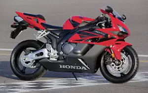 Motorcycles wallpapers Honda CBR1000RR - 2004