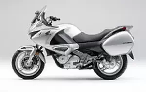 Motorcycles wallpapers Honda NT700V - 2010