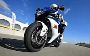 Desktop wallpapers motorcycle Suzuki GSX-R750 - 2011