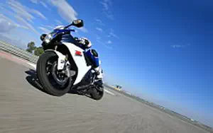 Desktop wallpapers motorcycle Suzuki GSX-R750 - 2011