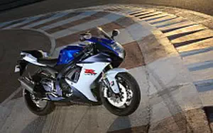 Desktop wallpapers motorcycle Suzuki GSX-R750 - 2011