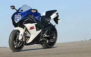 Desktop wallpapers motorcycle Suzuki GSX-R750 - 2011