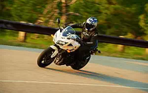 Desktop wallpapers motorcycle Yamaha FZ1 - 2012