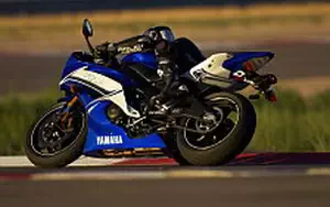 Desktop wallpapers motorcycle Yamaha YZF-R6 - 2011